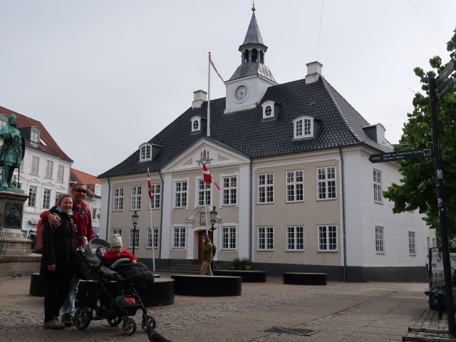 Sabine, ich und Nils beim Randers Gamle R&aring;dhus (23. Mai)