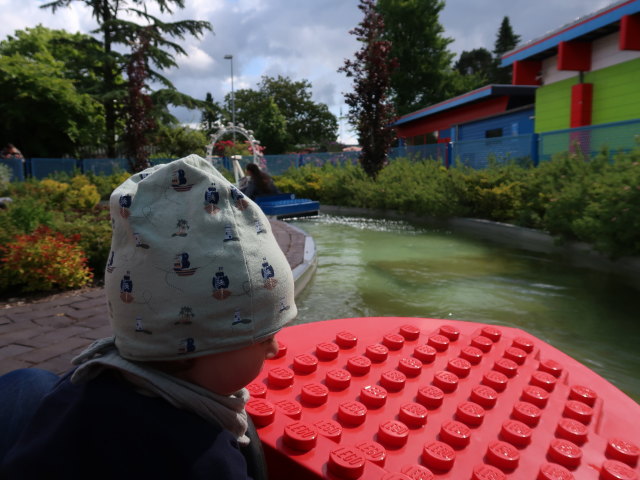 Nils in Minib&aring;de im Legoland Billund Resort (26. Mai)