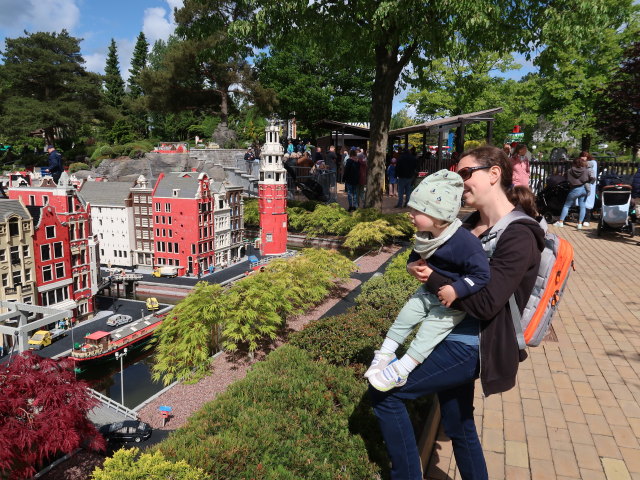 Nils und Sabine im Miniland im Legoland Billund Resort (26. Mai)