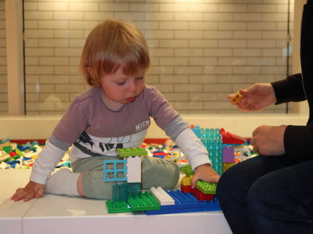 Nils in der R&oslash;d Zone im LEGO House in Billund (27. Mai)
