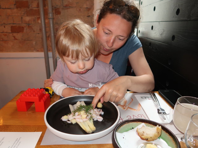 Nils und Sabine im Skagen Fiskerestaurant in Kolding (27. Mai)