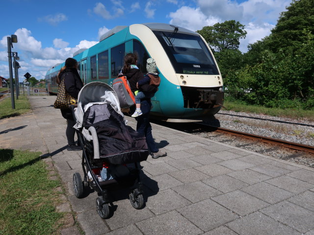 Sabine und Nils in der Ribe Station (28. Mai)