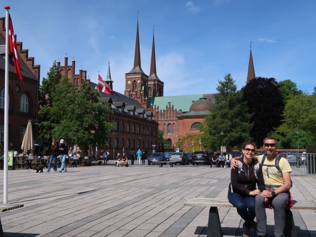 Sabine und ich am St&aelig;ndertorvet in Roskilde (29. Mai)