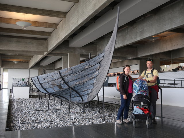 Sabine und ich im Vikingeskibsmuseet in Roskilde (29. Mai)