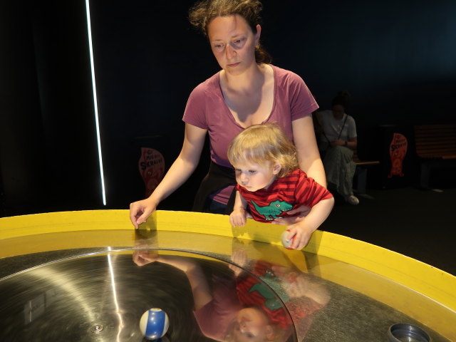Sabine und Nils im Experimentarium in Hellerup (31. Mai)