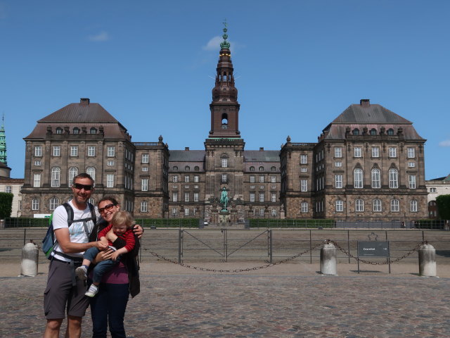 Ich, Sabine und Nils im Christiansborg Slot in K&oslash;benhavn (31. Mai)