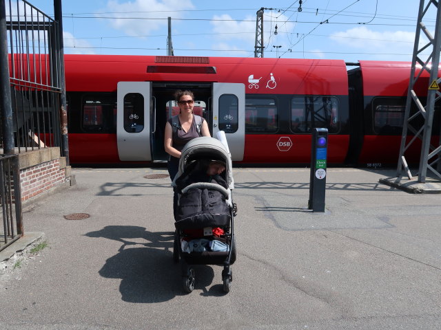 Sabine und Nils in der Hiller&oslash;d Station, 37 m (1. Juni)