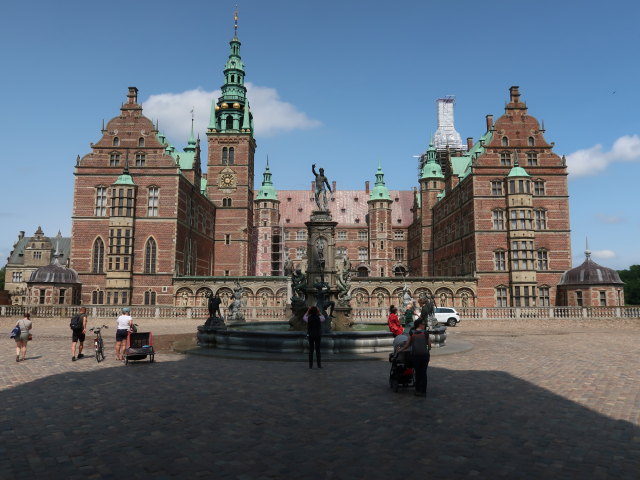 Nils und Sabine im Frederiksborg Slot in Hiller&oslash;d (1. Juni)