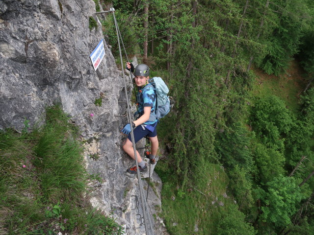 Poppenberg-Klettersteig: Tim bei der Seilbr&uuml;cke (7. Juni)