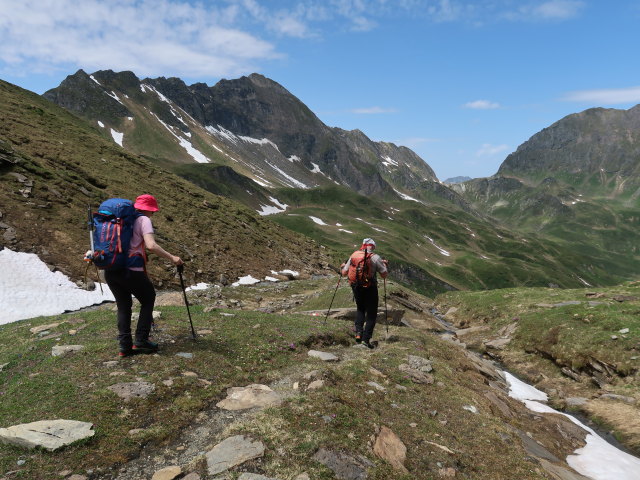 Irene und Reinhard zwischen Schmiedingerscharte und Schmiedingerkar (14. Juni)