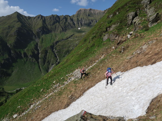 Reinhard und Irene am Krefelder Weg zwischen Schattseitlahner und Tauernmoossee (14. Juni)
