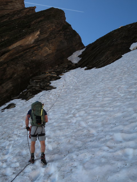 Christian am Gleiwitzer H&ouml;henweg zwischen Ochsenkar und Unterer J&auml;gerscharte (22. Juni)