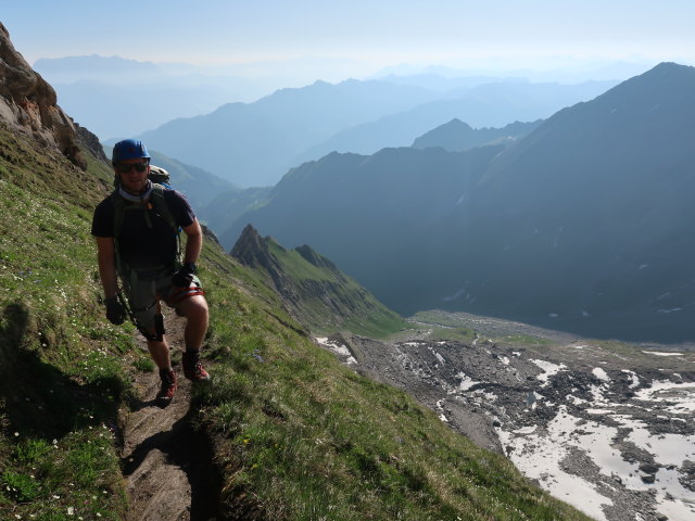 Christian am Gleiwitzer H&ouml;henweg zwischen Unterer J&auml;gerscharte und Oberer J&auml;gerscharte (22. Juni)