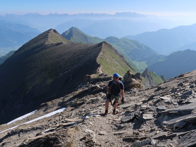 Christian am Gleiwitzer H&ouml;henweg zwischen Oberer J&auml;gerscharte und Kempsenkopf (22. Juni)