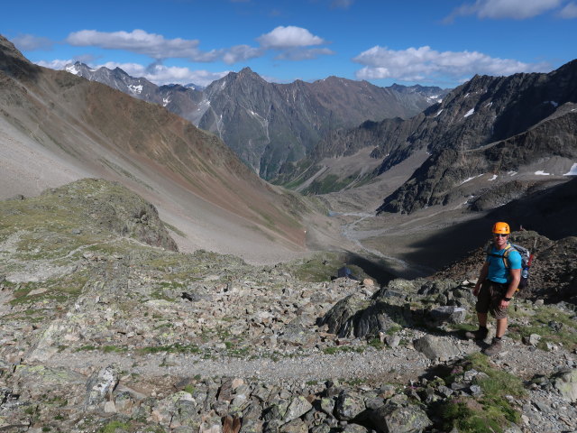 Aaron zwischen Aperem Madatschjoch und Kaunergrath&uuml;tte (28. Juni)