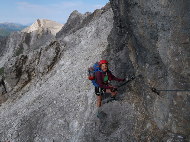 Arlberger Klettersteig: Angela zwischen Osteinstieg und Wei&szlig;schrofenspitze (19. Juli)