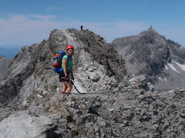 Arlberger Klettersteig: Angela zwischen Wei&szlig;schrofenspitze und Lisunspitze (19. Juli)