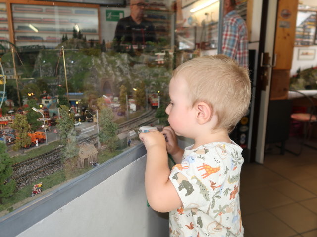 Nils in der Miniaturwelt Henricoland