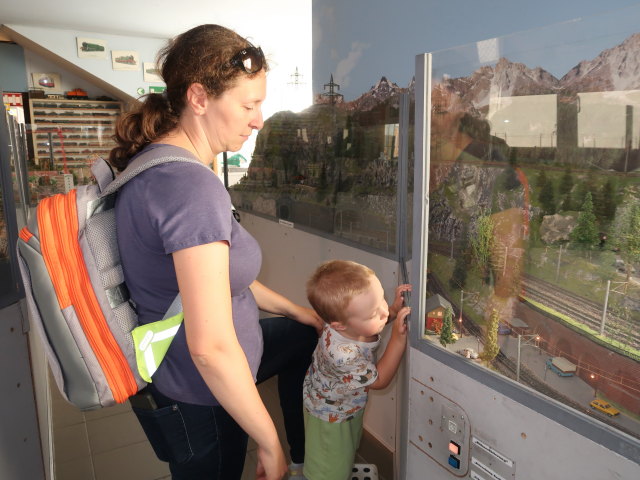Sabine und Nils in der Miniaturwelt Henricoland