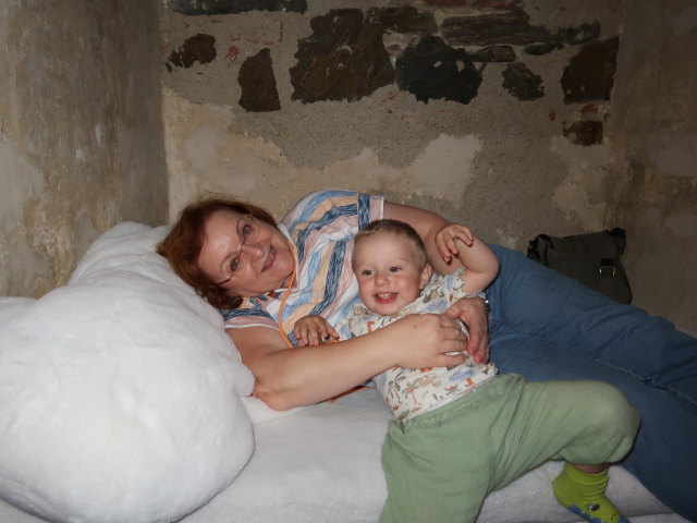 Brigitte und Nils in der Ausstellung 'Tr&auml;ume ... tr&auml;umen'