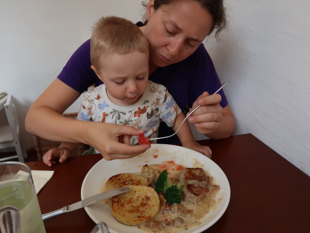 Nils und Sabine im Restaurant