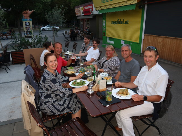 Agata, J&ouml;rg, Doris, Friedrich und ich im Markt.Gr&auml;tzL