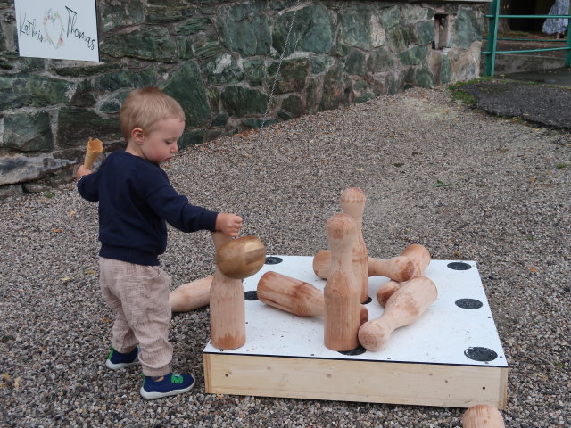 Nils beim Musikpavillon Payerbach