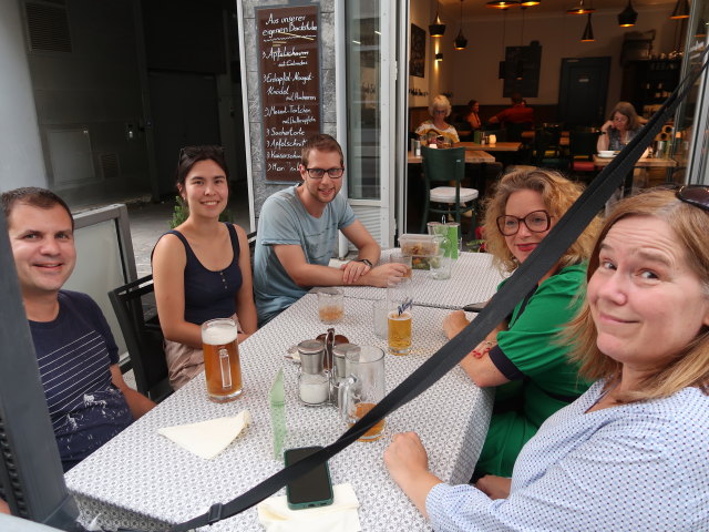 Ronald, Kimberly, Dominik, Angelika und Cornelia im Jonathan & Sieglinde