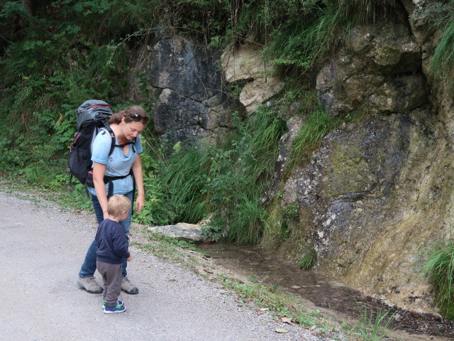 Sabine und Nils im Kaisertal zwischen Gasthof Veitenhof und Gasthof Pfandl (23. Aug.)