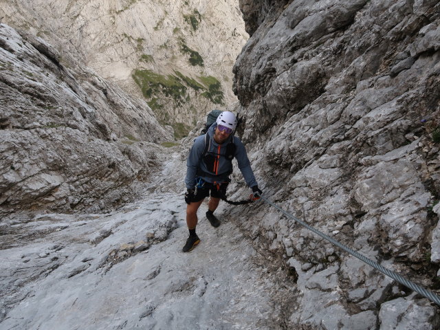 Kaisersch&uuml;tzen-Klettersteig: Christoph zwischen Abzweigung Kleine Halt und Steigbuch (24. Aug.)