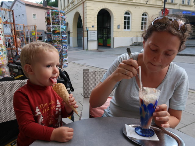 Nils und Sabine im Rialto Eis Caf&egrave; in Kufstein (24. Aug.)