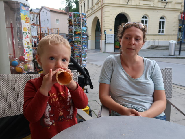 Nils und Sabine im Rialto Eis Caf&egrave; in Kufstein (24. Aug.)