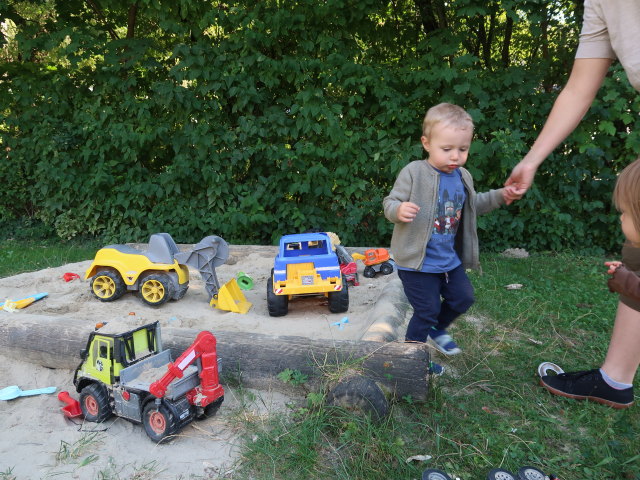 Nils, Hannelore und Ella am Spielplatz H&ouml;flein