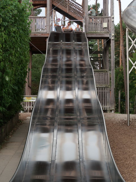 Nils und ich im Abenteuergarten