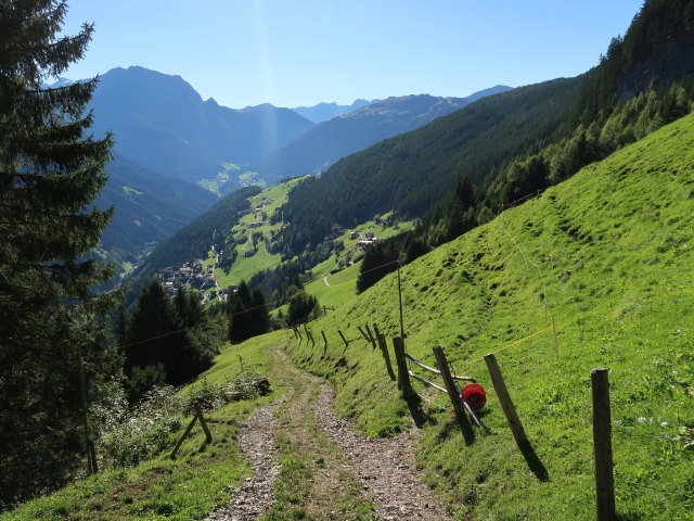 zwischen Kolmhaus und Ahornach
