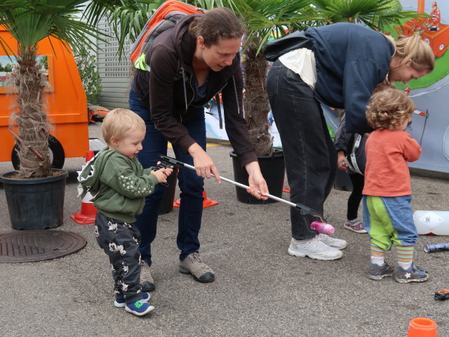 Nils und Sabine am Mistplatz Hernals