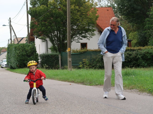 Nils und Papa in der Alten Stra&szlig;e