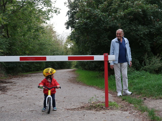 Nils und Papa in der Alten Stra&szlig;e
