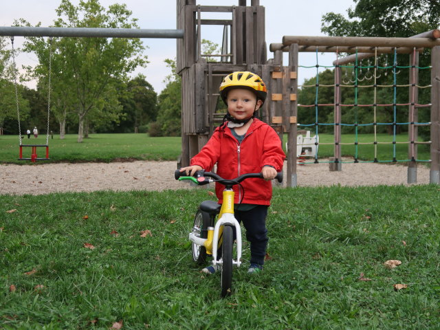 Nils am Spielplatz Badeteich S&uuml;&szlig;enbrunn