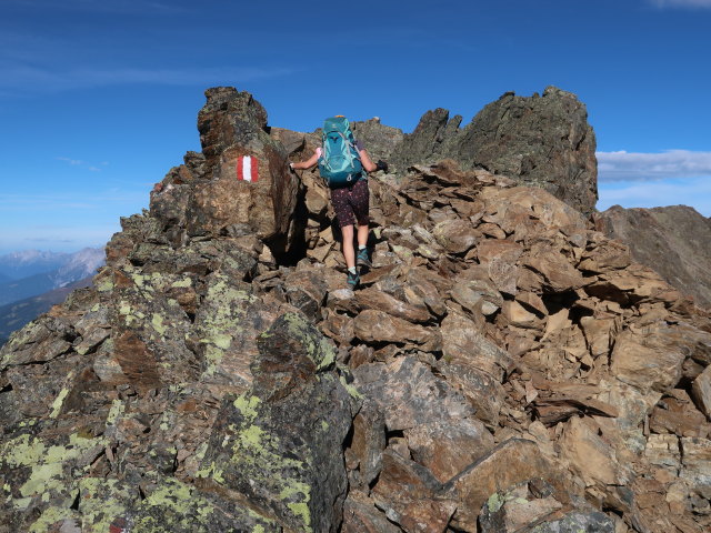 Evelyn am Ludwigsburger Grat zwischen Schafhimmel und Kreuzj&ouml;chlspitze (21. Sep.)