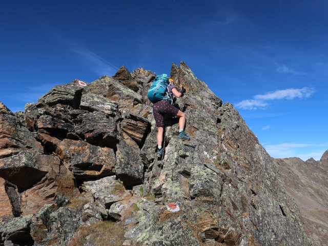 Evelyn am Ludwigsburger Grat zwischen Schafhimmel und Kreuzj&ouml;chlspitze (21. Sep.)