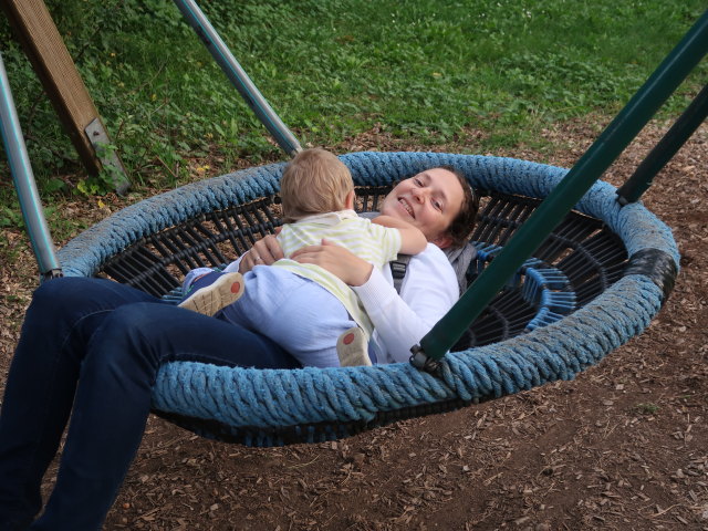 Nils und Sabine am Waldspielplatz Hirtenberg