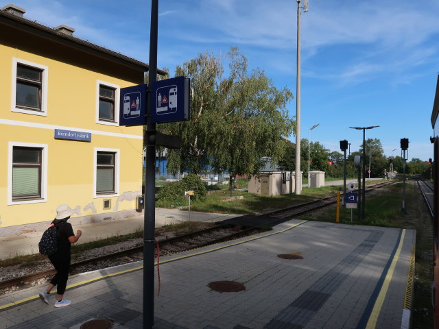 Bahnhof Berndorf Fabrik, 304 m