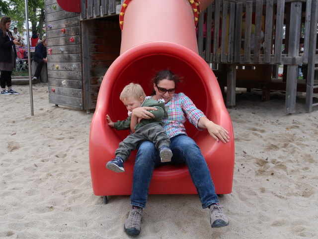 Nils und Sabine am Abenteuerspielplatz