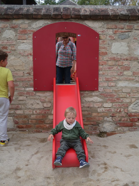 Sabine und Nils am Abenteuerspielplatz