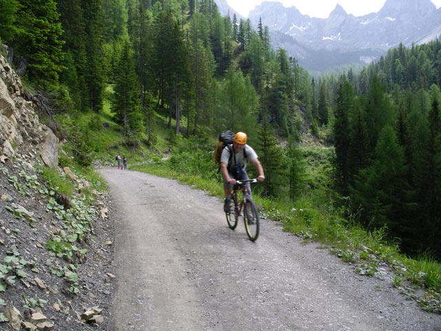 Axel zwischen Insteinhütte und Dolomitenhütte (25. Juni 2006)