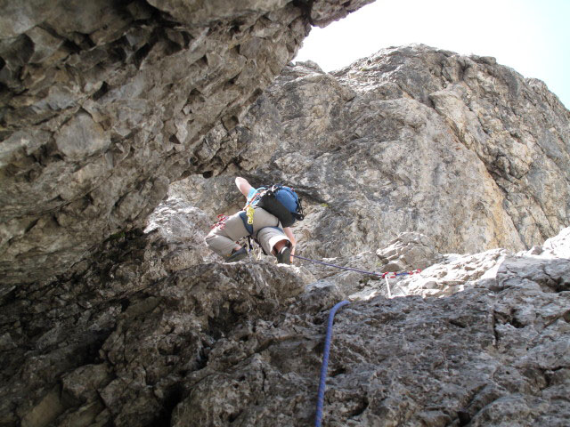 Route 'Haspinger': Daniela am Stand nach der 3. Seillänge (16. Juli 2009)