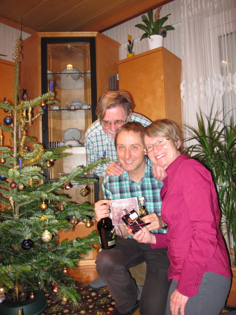 Papa, ich und Mama im Haus meiner Eltern (24. Dez.)