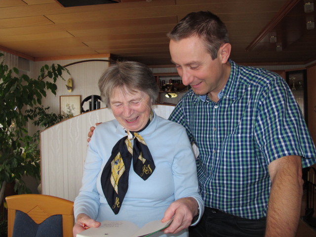 Oma und ich im Haus meiner Eltern (26. Dez.)